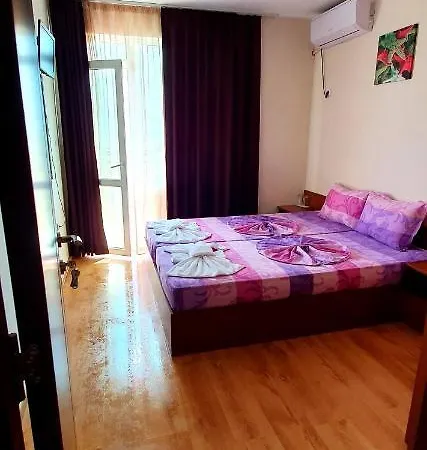 Natali Πανσιόν