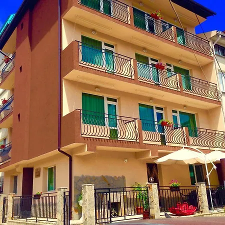 Къща за гости натали 2*