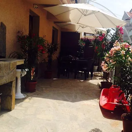 Къща за гости натали Приморско