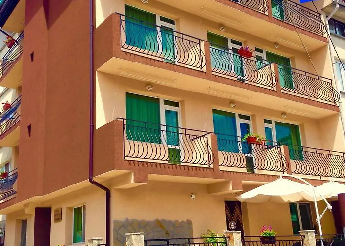 Guest house Natali 2*